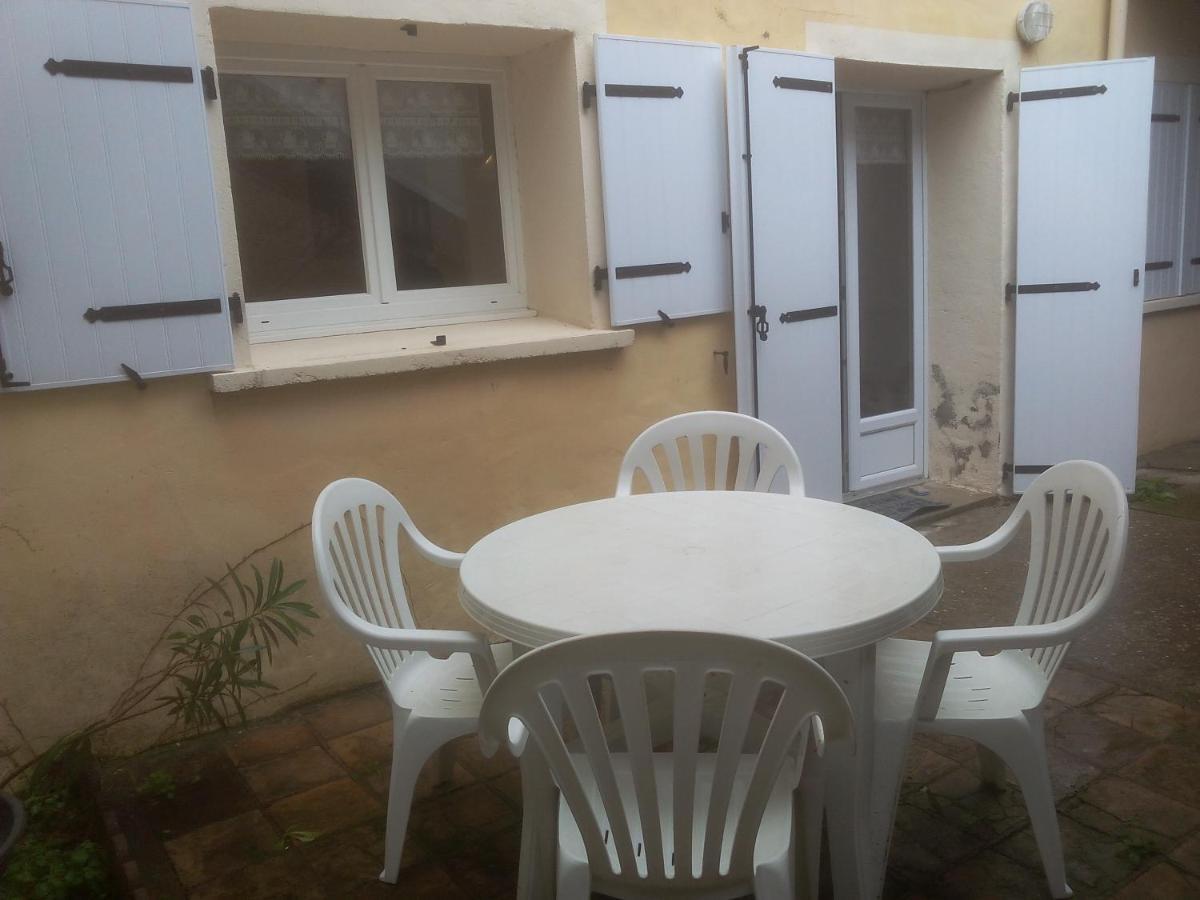 Maison De Village Entre Mer Et Montagne Roujan 外观 照片